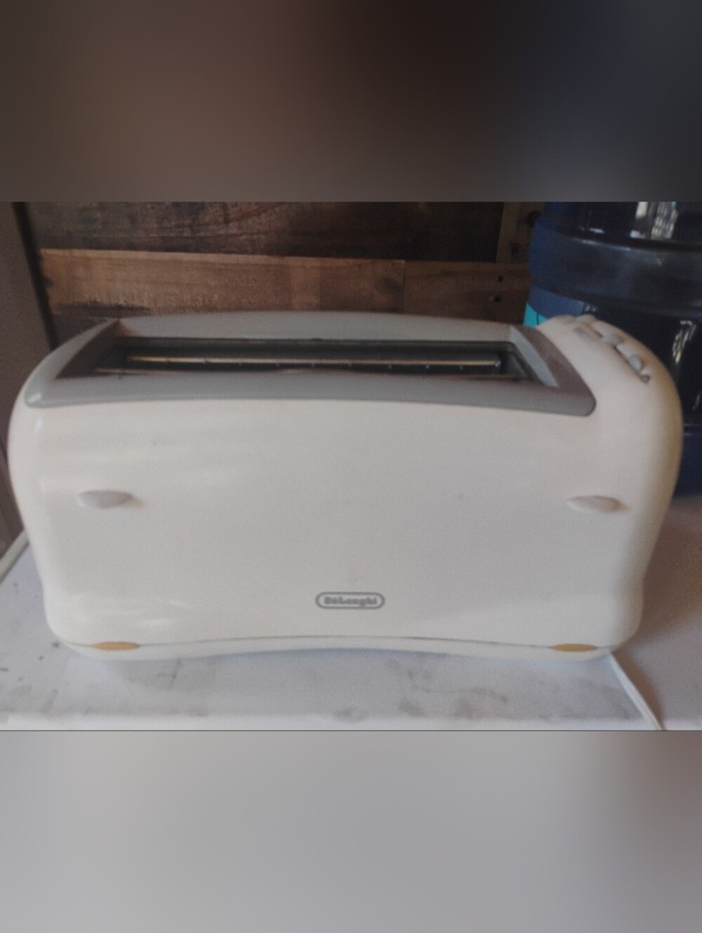 DeLonghi Retro 2-Slice Long Slot Toaster White Cream Wide Slot Vintage Style